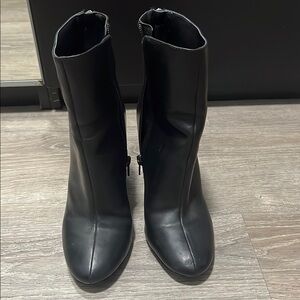 Elegant Black Women's Boots